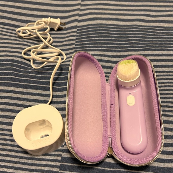 Clinique sonic brush - Picture 5 of 6